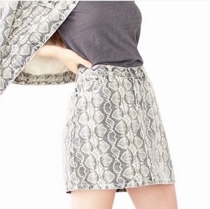 BLACKNYC The Jane Denim Snakeskin Mini Skirt NWT | Size 25